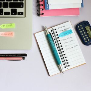LIBRETA ECOLOGICA CON NOTAS ADHESIVAS Y BANDERINES personalizada